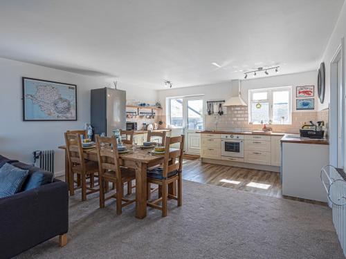 Iekārtas, Sea View Apartment in centre of Rhosneigr - Pass the Keys in Rhosneigr