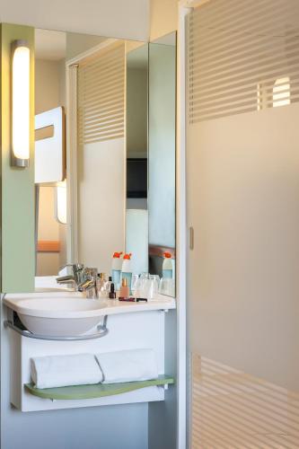 Ibis Budget Valencia Alcasser - image 2
