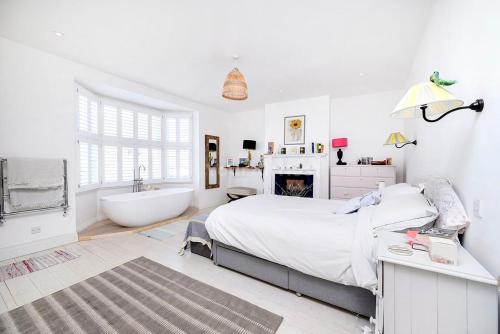 Spacious family home with garden gîte à louer West Norwood Library Centre