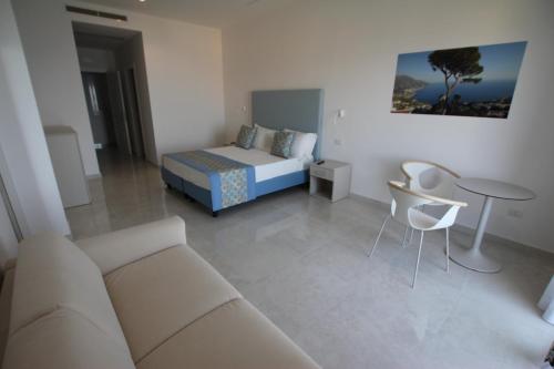 Hotel Lucia – Castellammare di Stabia, CO