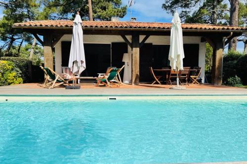 VILLA 140 m2 with WIFI-PISCINE and GARDEN gîte à louer Forêt d'Arcachon