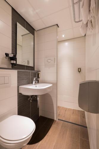 Hotel Amsterdam De Roode Leeuw - image 4