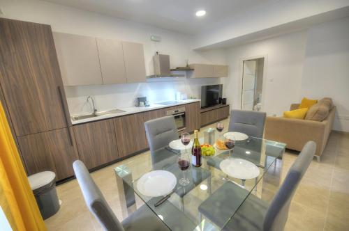 Brand new and tastefully furnished 2 bedroom apartment DDIF1-2