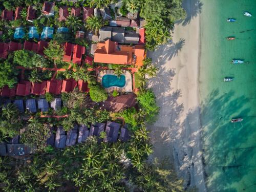 Longtail Beach Resort in Thong Nai Pan Yai