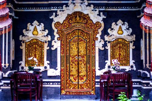 Exterior view, Bali 85 Beach Inn in Padang Bai