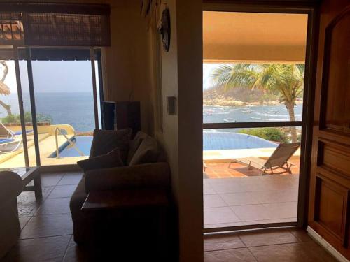 Infinity pool with spectacular views of the Pacific Ocean, Puerto Escondido (foto 4)