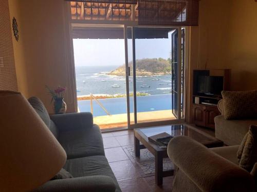 Infinity pool with spectacular views of the Pacific Ocean, Puerto Escondido (foto 3)