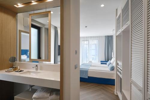 363174695 Viva Mare Beach Hotel by Santa Marina
