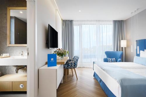 363178335 Viva Mare Beach Hotel by Santa Marina