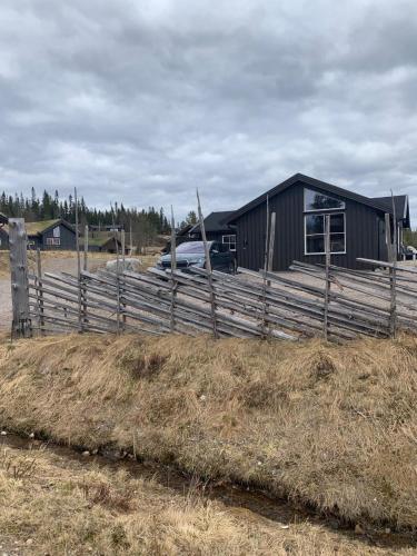 Bestill en aktiv ferie på fjellet med familien i en koselig hytte med 4 soverom og 2 bad, Ringsaker