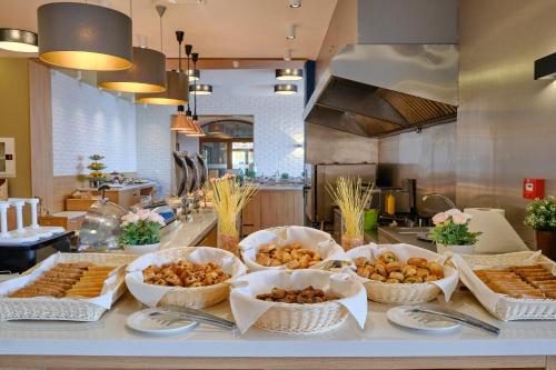 363188468 Viva Mare Beach Hotel by Santa Marina