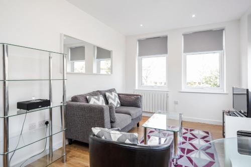 Roomspace Serviced Apartments - Swan House in Leatherhead