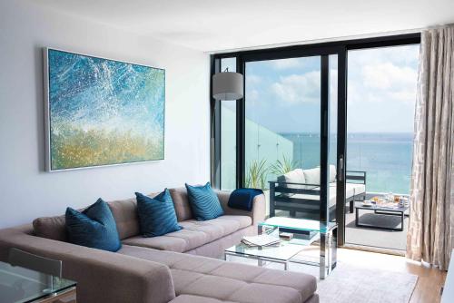 Two-Bedroom Apartment - Liner 51 room in St Michaels Luxury Apartments