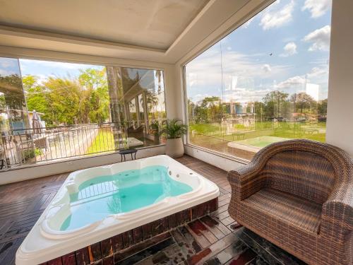 สระว่ายน้ำ, Grand Carima Resort & Convention Center in วีลา การีมา