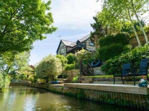 Waterfield House B&B Room Type - Suite with River View