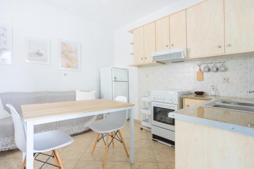 廚房, Akti Apollona in 阿波羅納斯