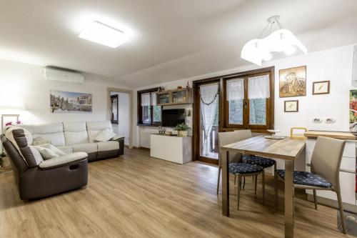  Des Alpes 2, Ferienwohnung in Canazei