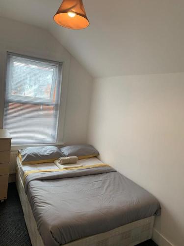 6 double bedrooms house for a big group of people gîte à louer Winnersh Railway Station