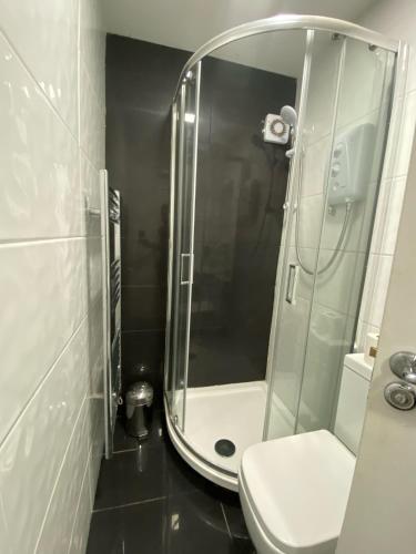 Treetops flat4 Hall Green B28, Birmingham (Foto 6)