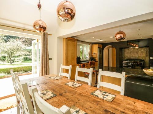 Exterior view, Valley House in Devizes