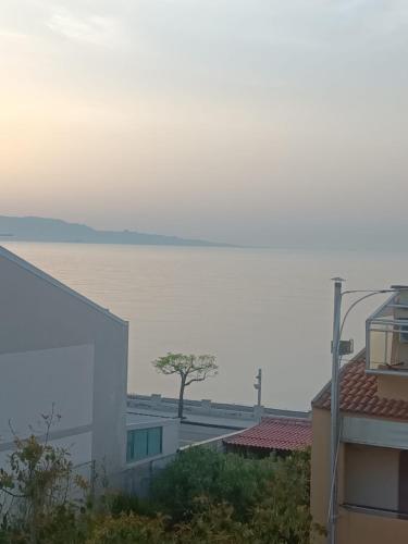 Vista incantevole Roccalumera, Sicilia