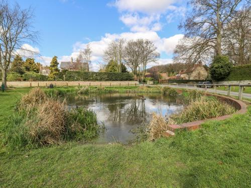 5 Pond View Cottages