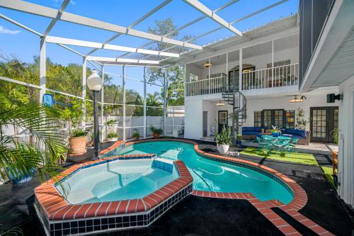 Ideal for Groups! Sleeps 14, Pool, Spa Near Downtown image