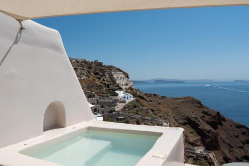 The Architect's Cave House - Santorini