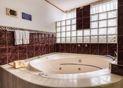 Bañera de hidromasaje, Recreo Hotel in Trujillo City Center