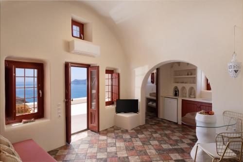 The Architect's Cave House - image 10