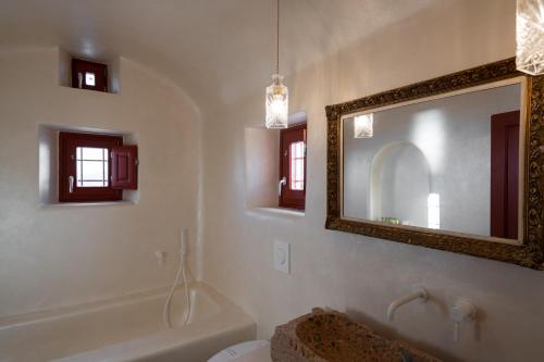The Architect's Cave House - image 12