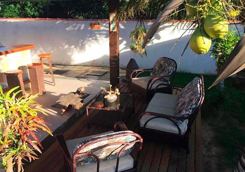 شرفة/ تراس, Loft c piscina a 600 metros do mar em Buzios RJ in Praia Baia Formosa