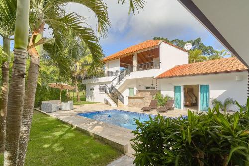 Villa Tropical Piscina Vista a Campo de Golf Juan Dolio - 11 Pax in Juan Dolio