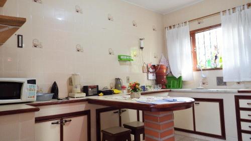 廚房, Casa Agradável com piscina. (Casa Agradavel com piscina.) in 帕迪杜阿爾菲雷斯