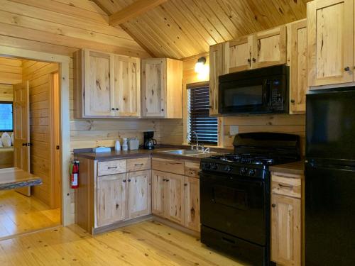 Waterfront Inn Mackinaw City - image 5