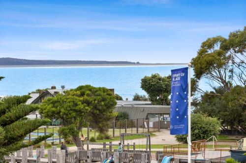 Waterfront One Ocean Bliss, Lorne