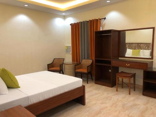 room detail thumbnail 1