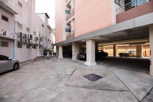 Mee sook Hotel and Residence