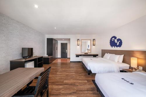 room detail thumbnail 1