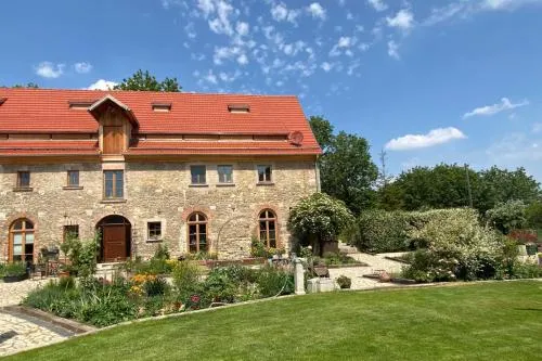 Historischer Kornspeicher mit Pool am Selketal, Natururlaub im Harz in Ermsleben, Deutschland