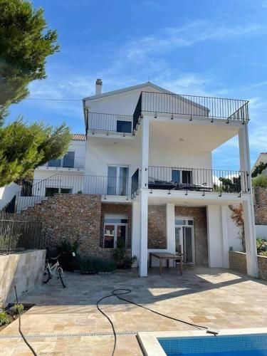 Spacious new villa with pool above the pristine beach - FIRST SEASON PRICING!!! - Accommodation - Prvić Šepurine
