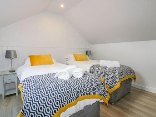 Apple Barn Apple Barn