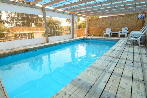 Bể bơi, Bazelet Apartments in Trung tâm thành phố Tiberias