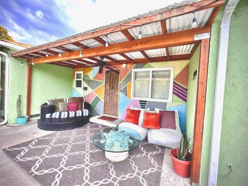 Endless summer in LA *HEATED POOL/HOT TUB/CABANA* in Encino