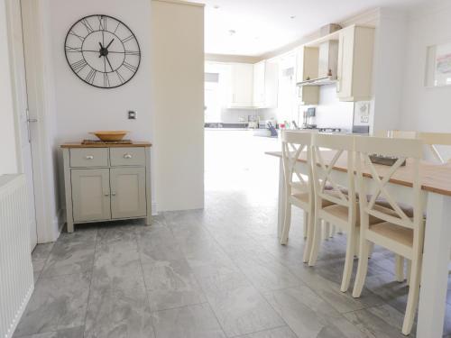Зовнішній вигляд готелю, 40 Bowmont Court in Roxburgh