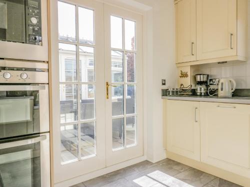 Зовнішній вигляд готелю, 40 Bowmont Court in Roxburgh