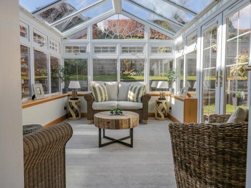 Зовнішній вигляд готелю, 40 Bowmont Court in Roxburgh