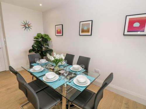 A szálláshely kívülről, 21 The Rest in Rest Bay