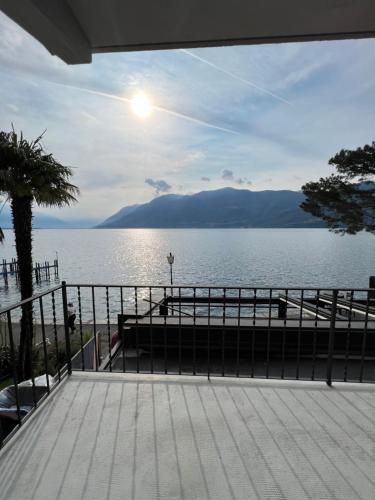 陽台/露台, Brissago Lake Apartment in 布里薩戈