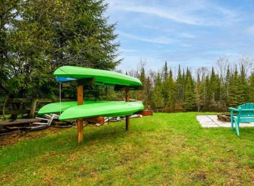 River Cottage, Canoe, Kayaks, Hot Tub, Relaxation